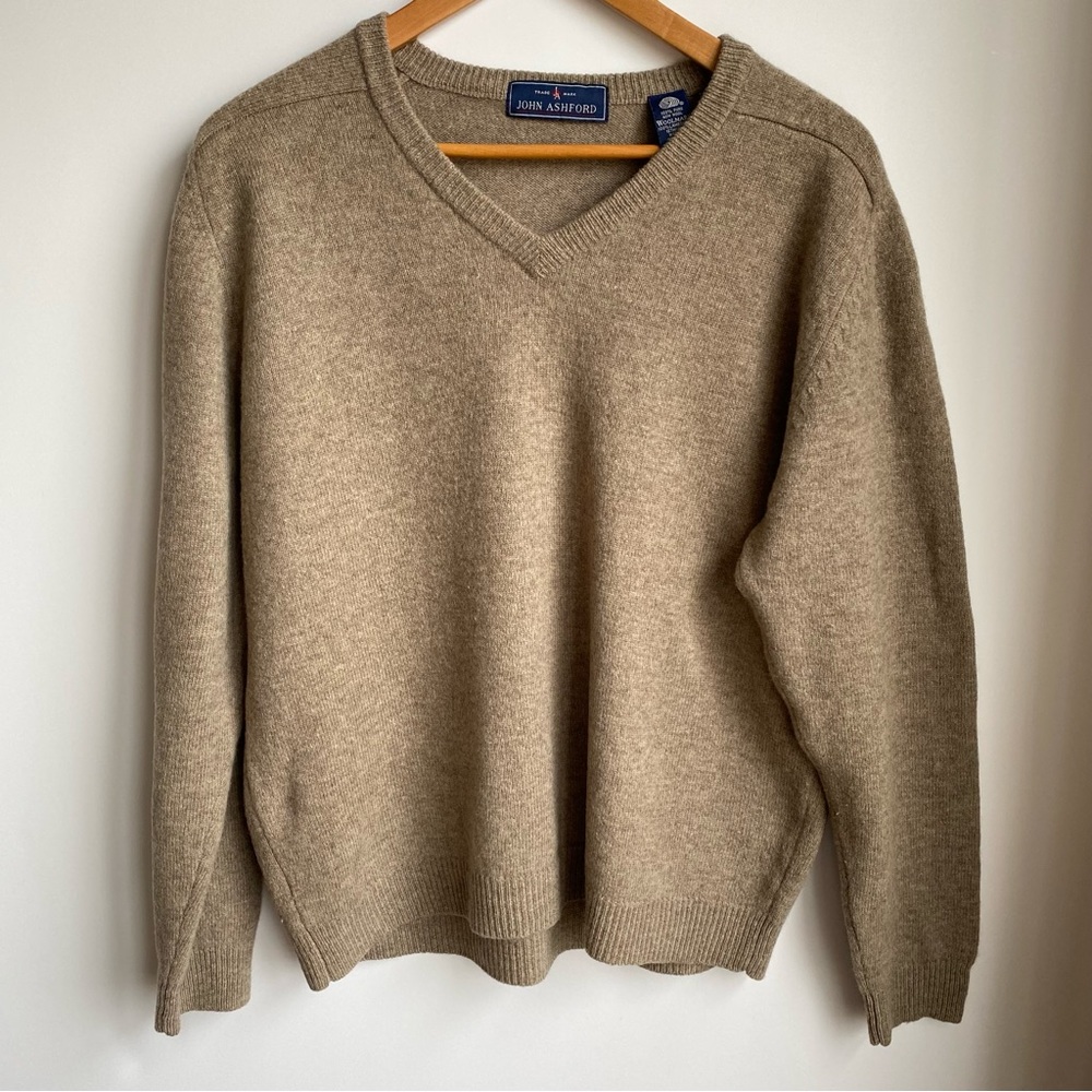 100% Wool John Ashford V-Neck Sweater Large